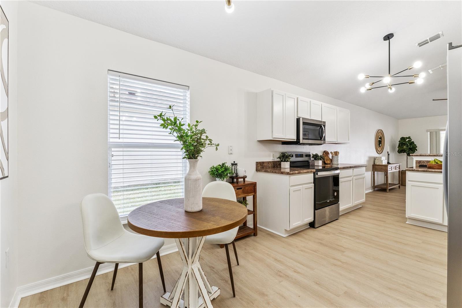 Image 9 of 38 For 16921 Corner Bay Court