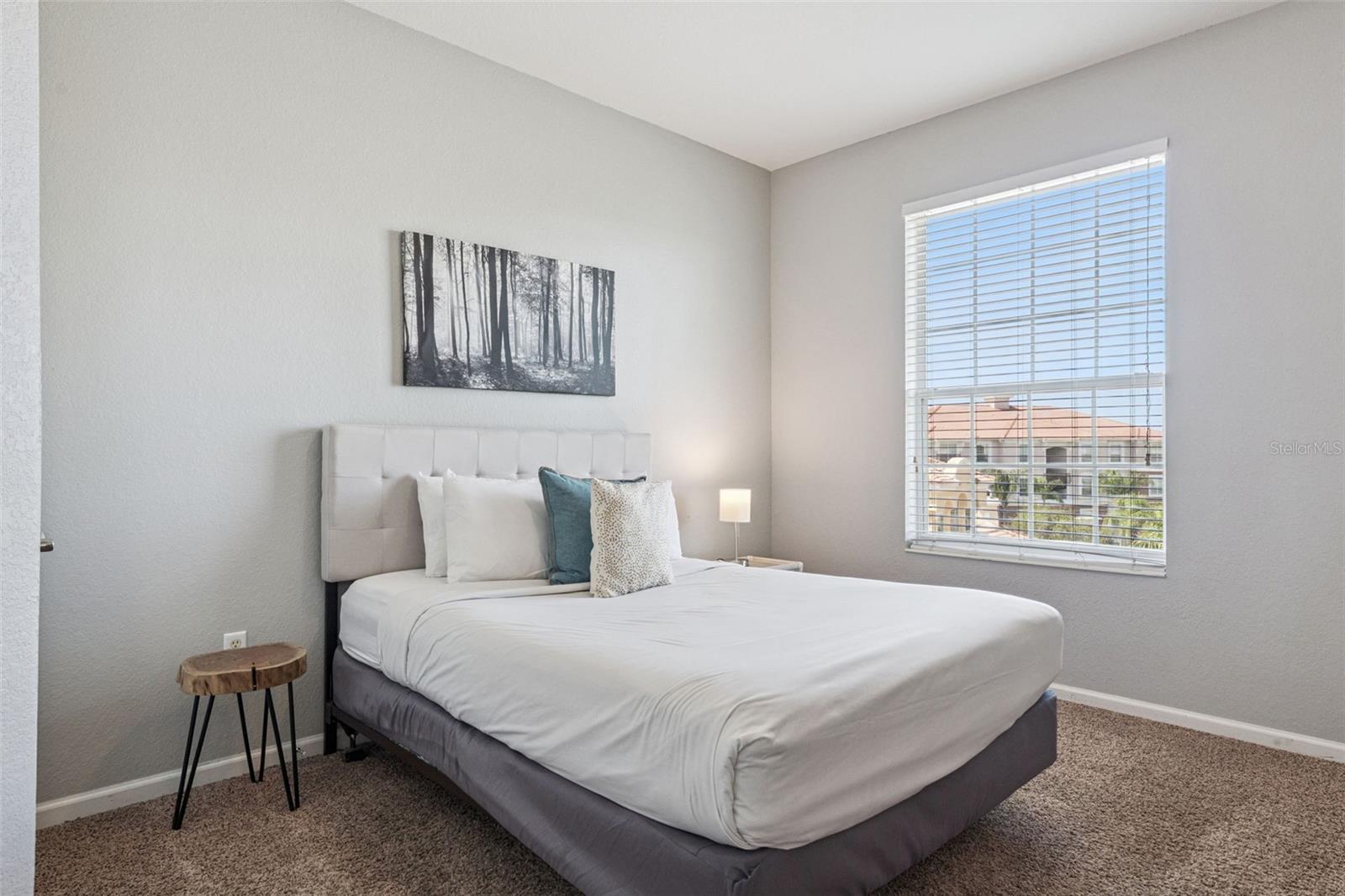 Image 14 of 61 For 4862 Cayview Avenue 403