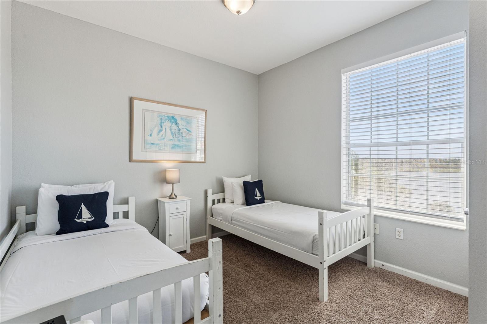 Image 17 of 61 For 4862 Cayview Avenue 403