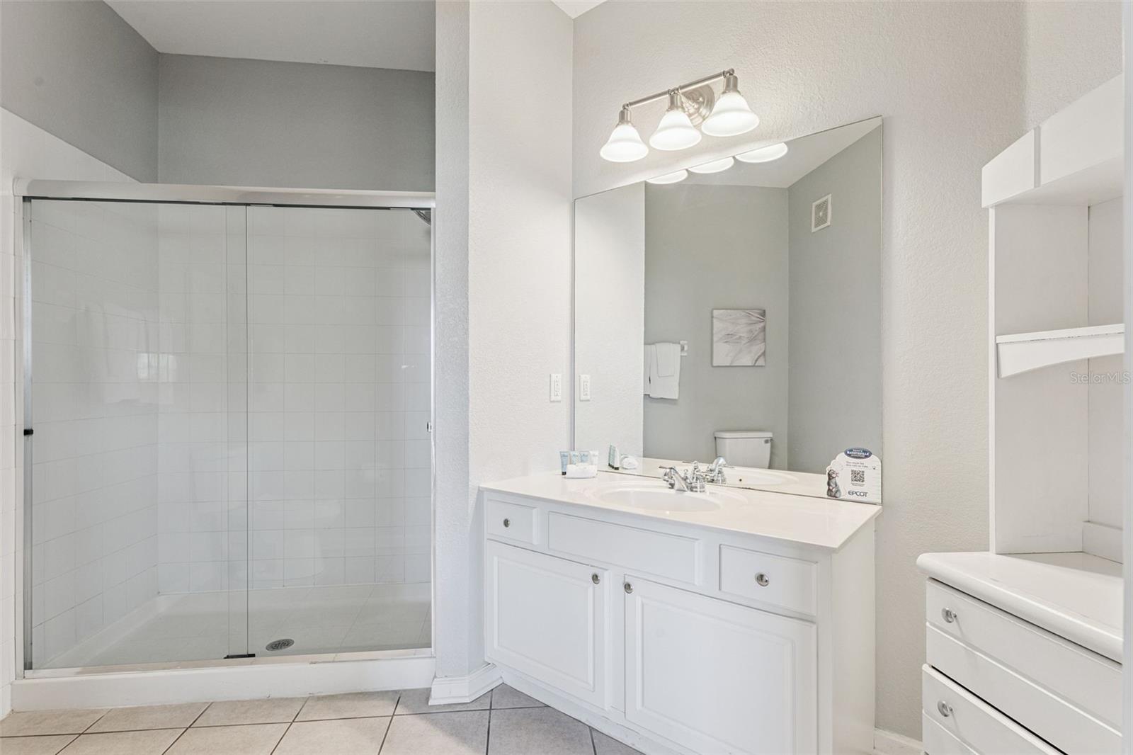 Image 20 of 61 For 4862 Cayview Avenue 403