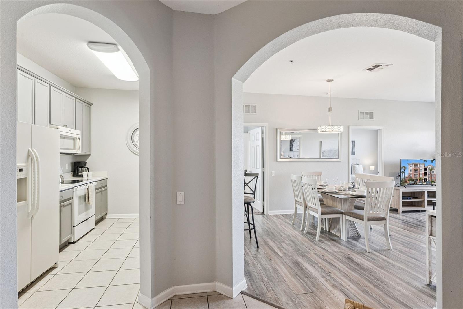 Image 5 of 61 For 4862 Cayview Avenue 403