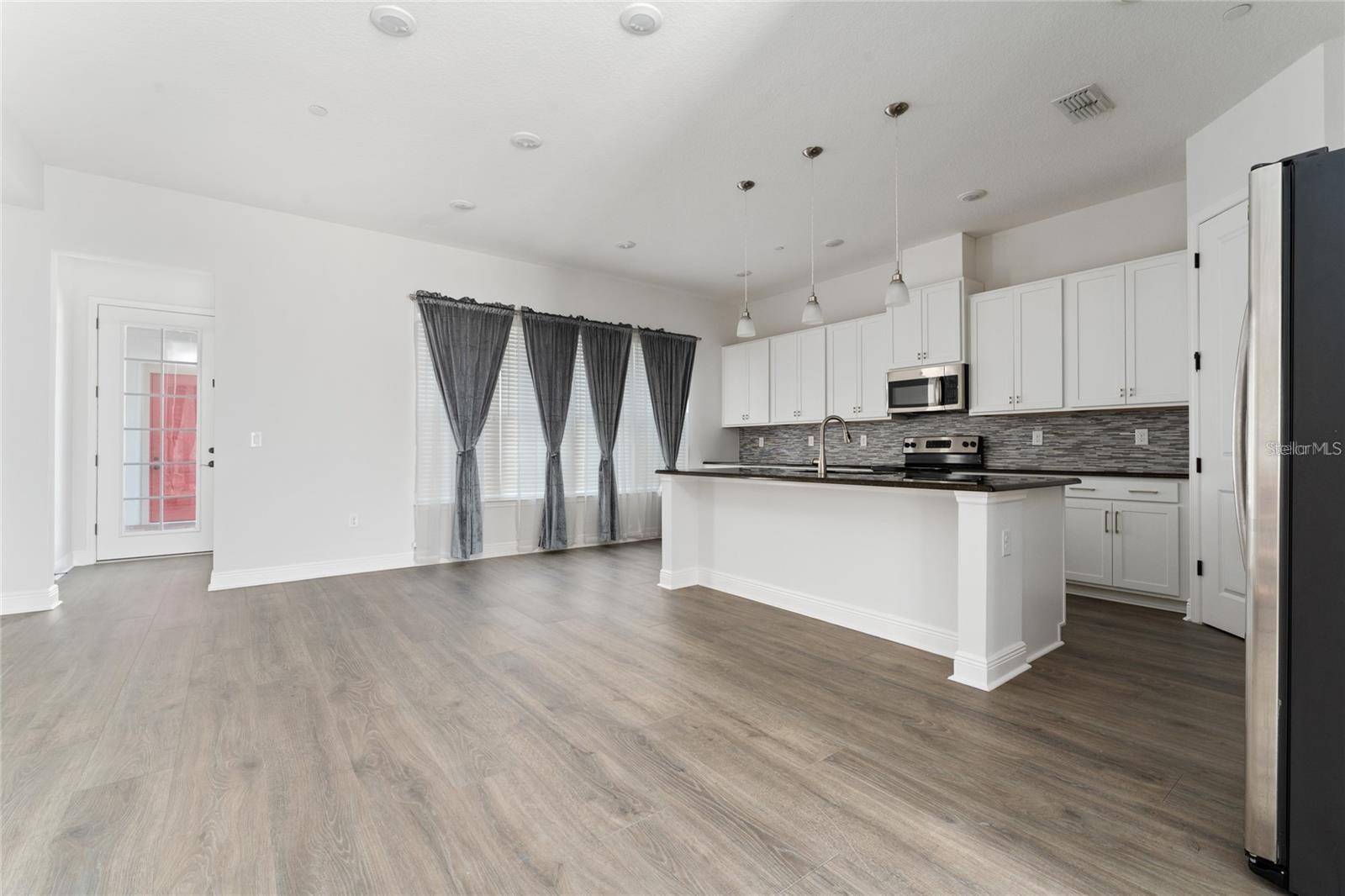 Image 3 of 15 For 13427 Stoddart Avenue