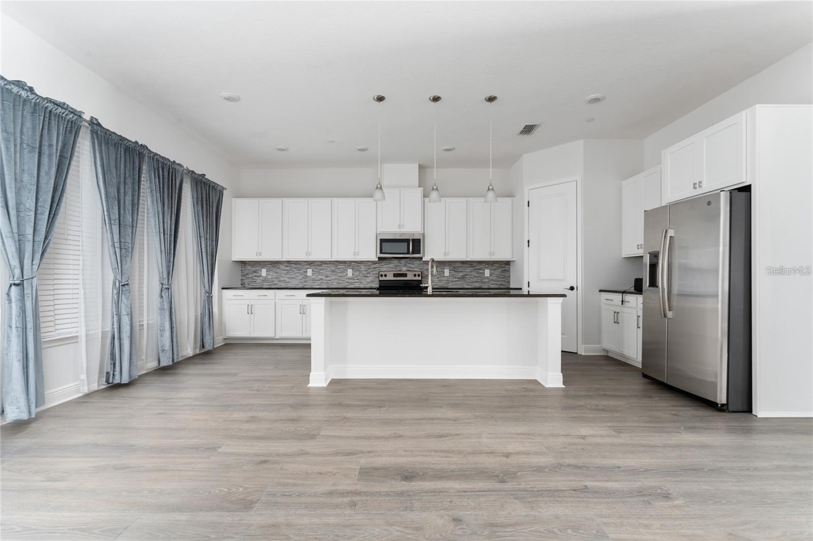 Image 4 of 15 For 13427 Stoddart Avenue