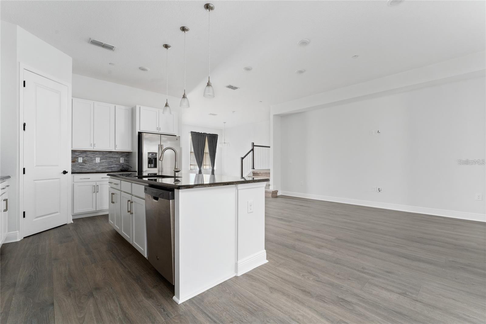 Image 5 of 15 For 13427 Stoddart Avenue