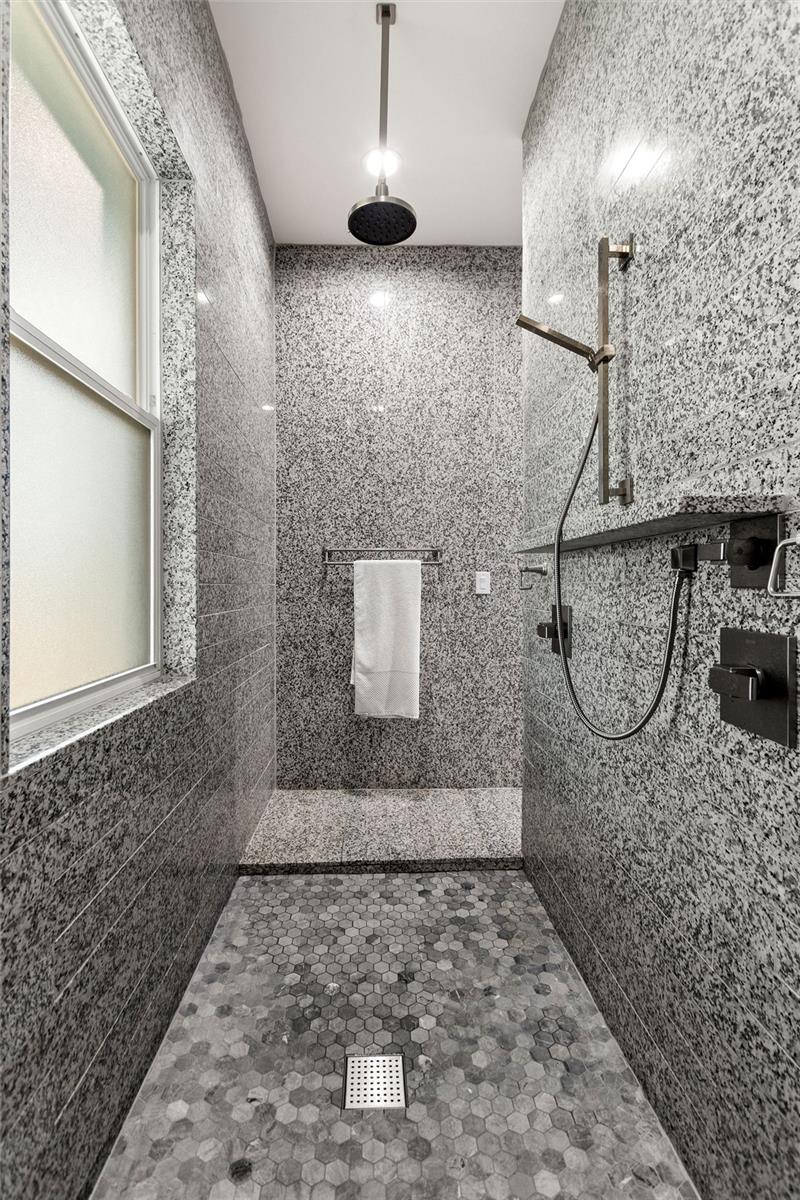 Image 11 of 26 For 803 24th Street