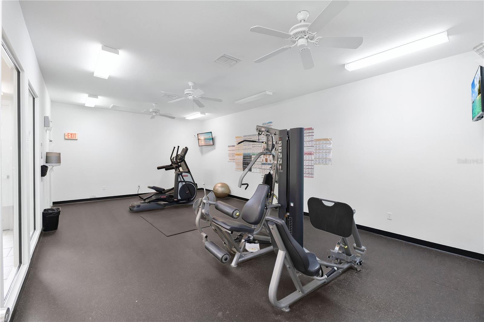 Image 18 of 34 For 2855 Club Cortile Circle