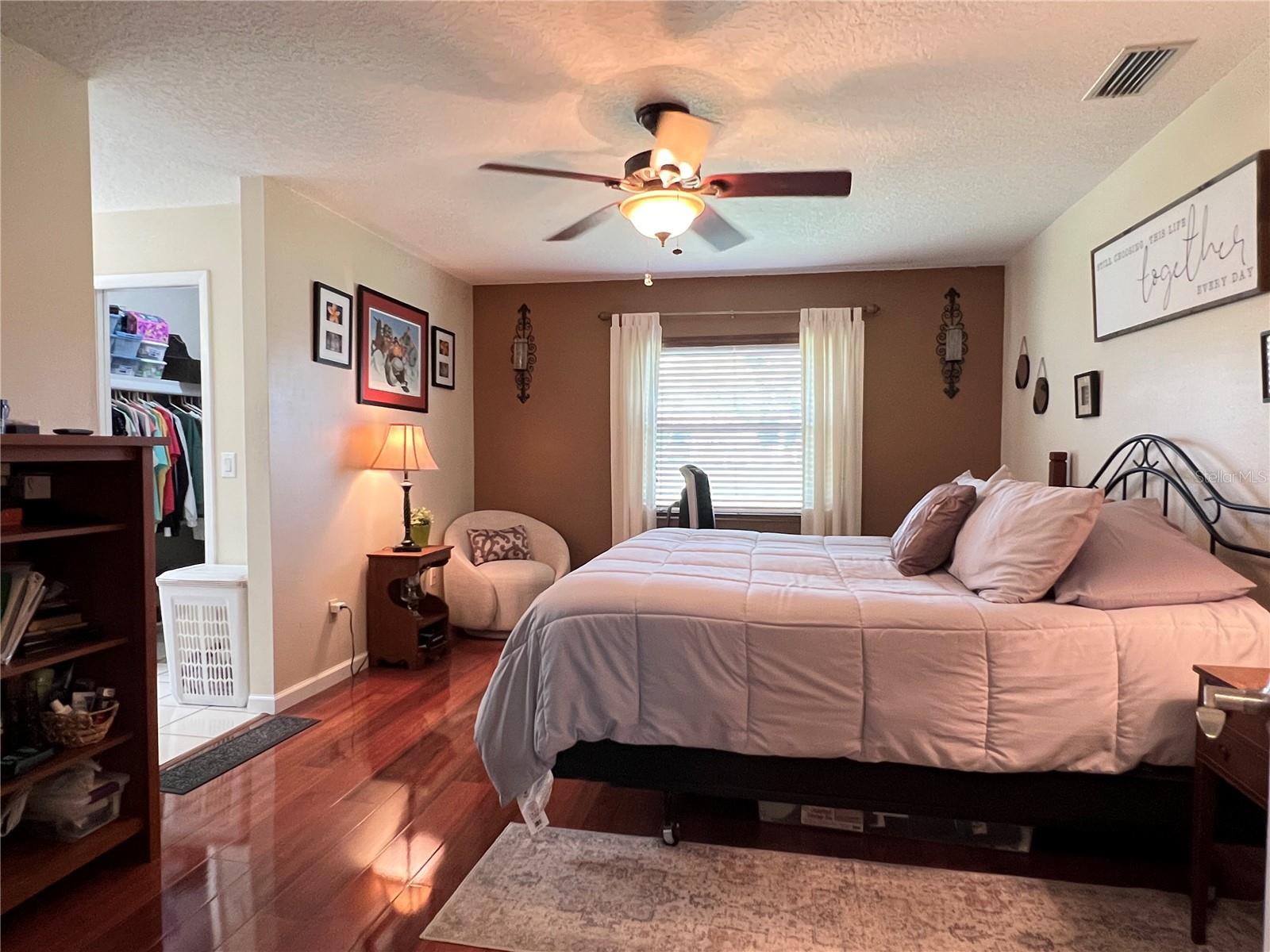 Image 13 of 25 For 465 Boxwood Court