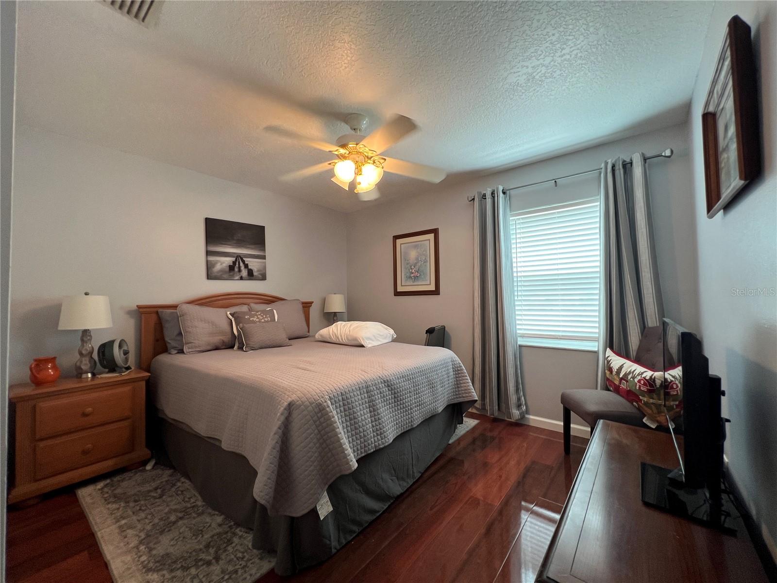 Image 18 of 25 For 465 Boxwood Court