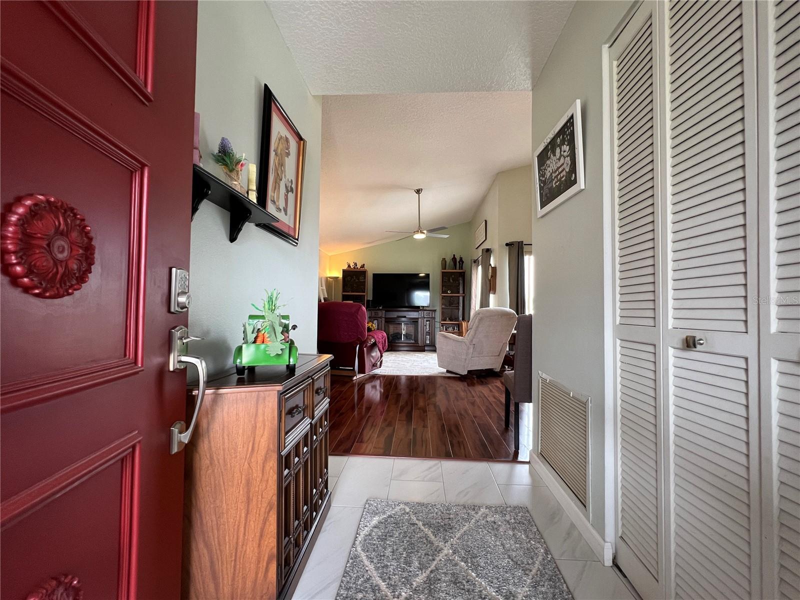 Image 7 of 25 For 465 Boxwood Court