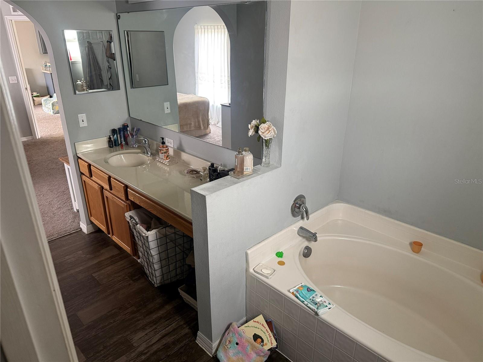 Image 13 of 24 For 3661 Queens Cove Boulevard