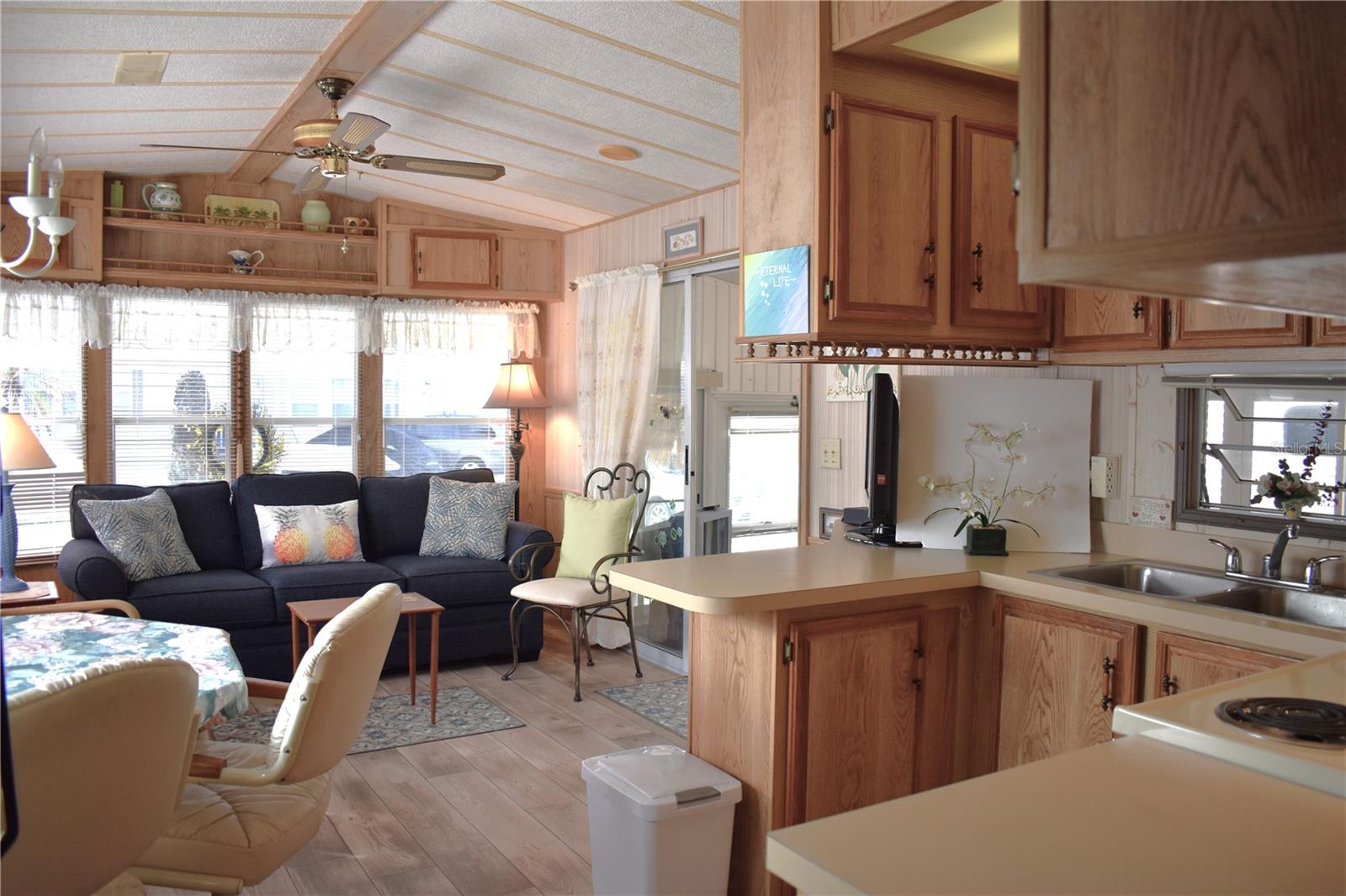 Image 12 of 27 For 9000 Us Highway 192 766