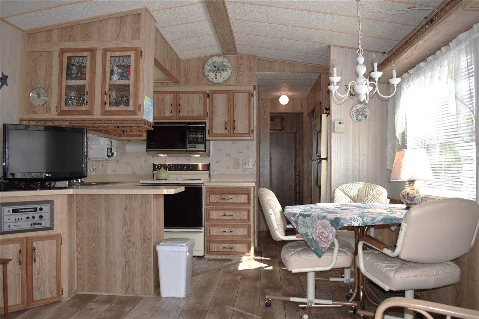 Image 4 of 27 For 9000 Us Highway 192 766