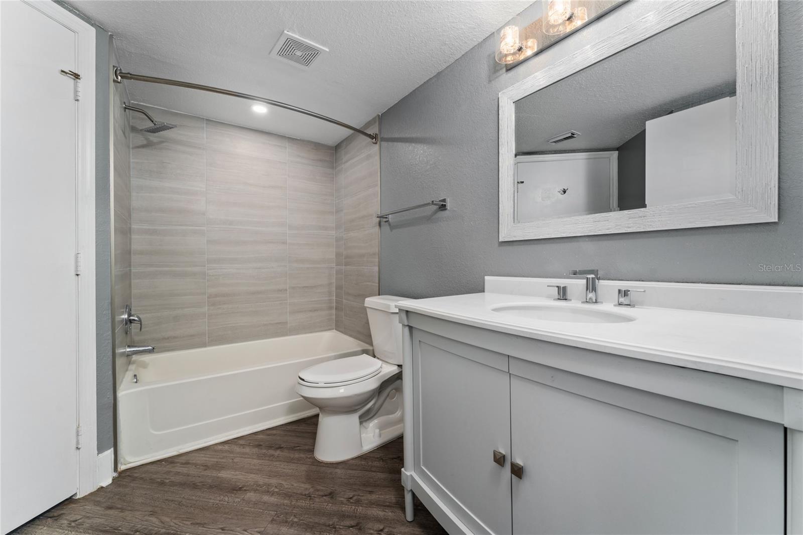 Image 10 of 41 For 2203 Key West Court 422