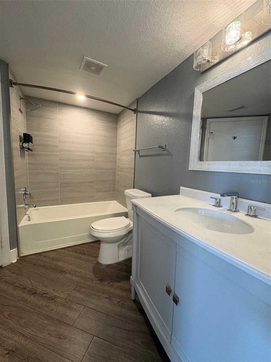 Image 11 of 41 For 2203 Key West Court 422