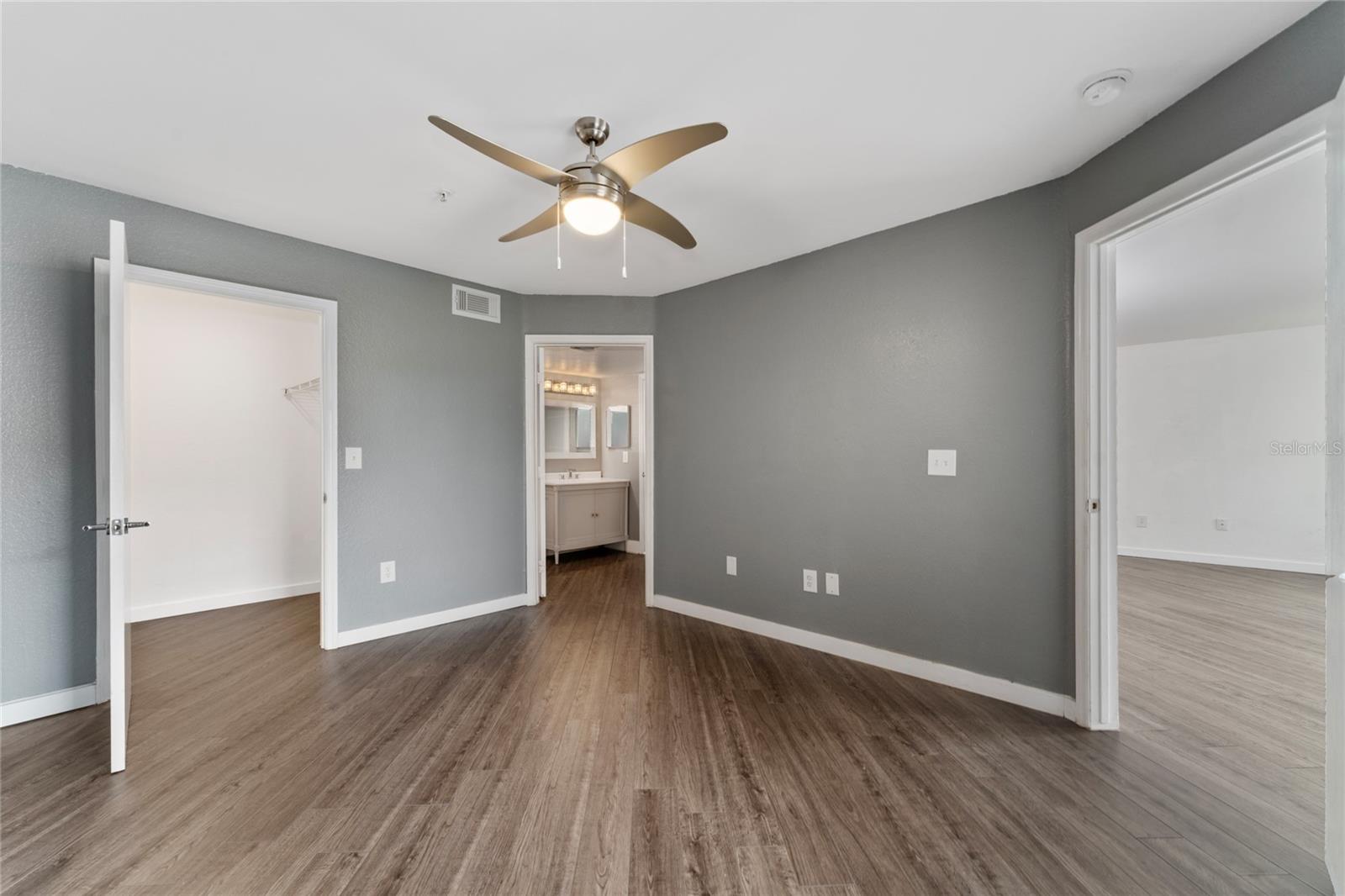 Image 13 of 41 For 2203 Key West Court 422