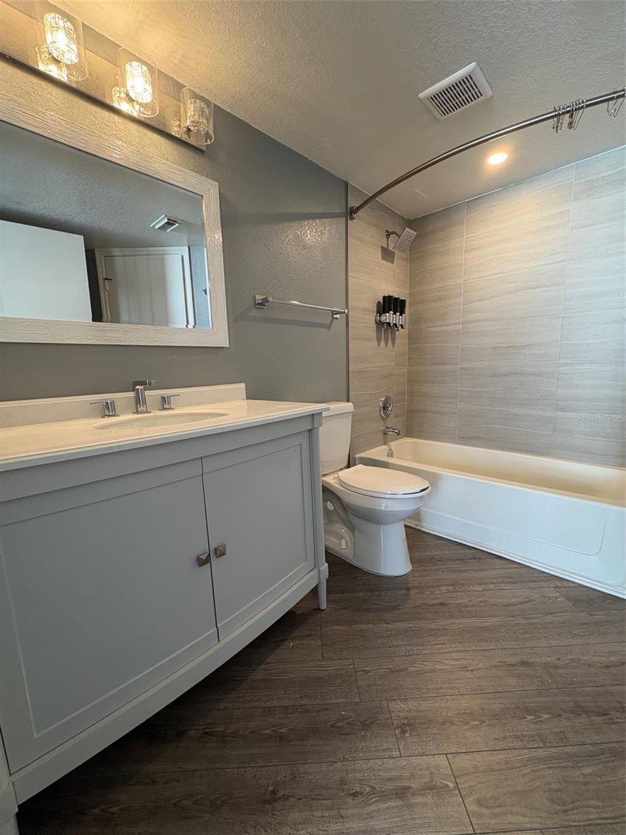 Image 17 of 41 For 2203 Key West Court 422