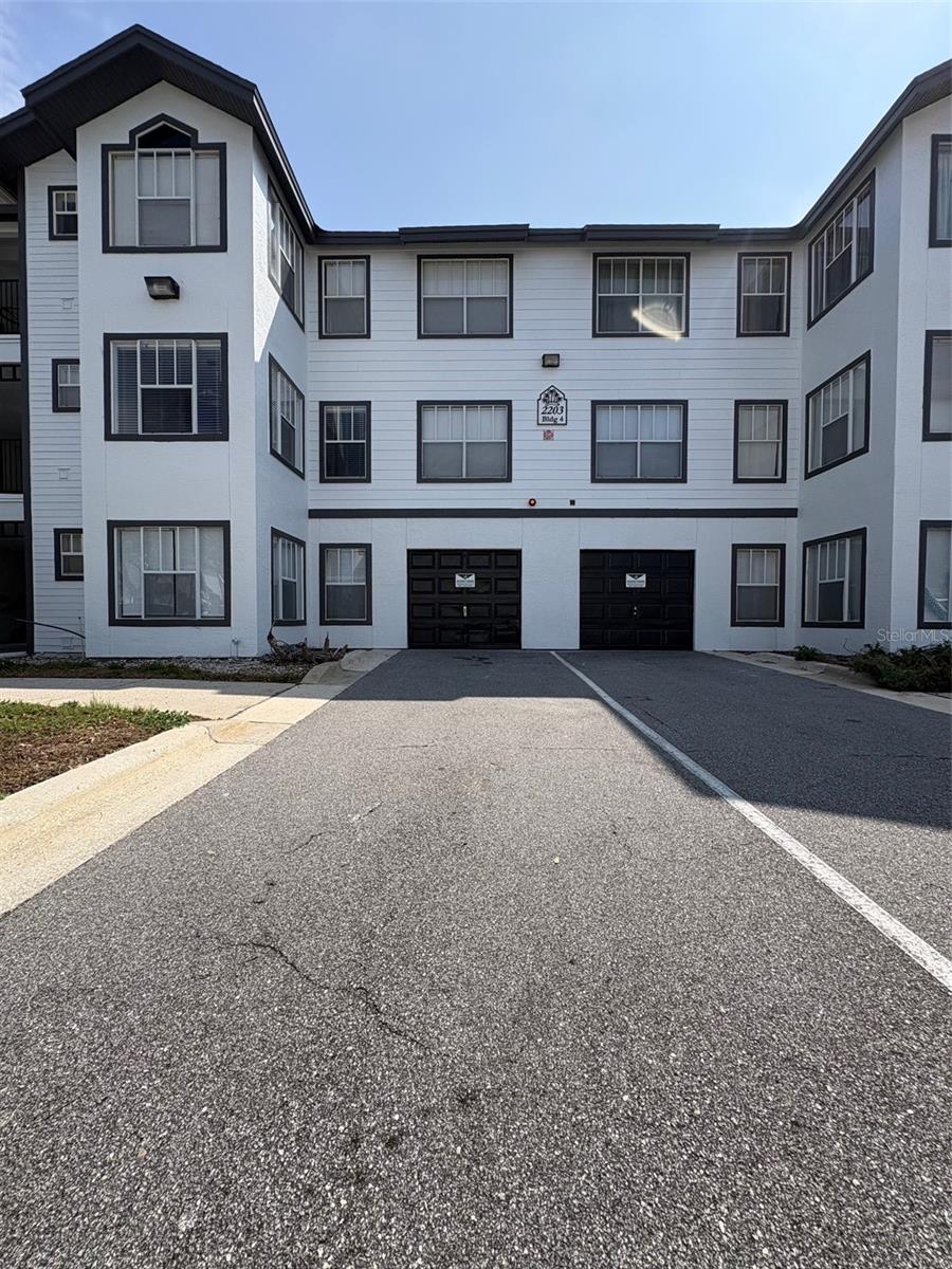 Image 19 of 41 For 2203 Key West Court 422