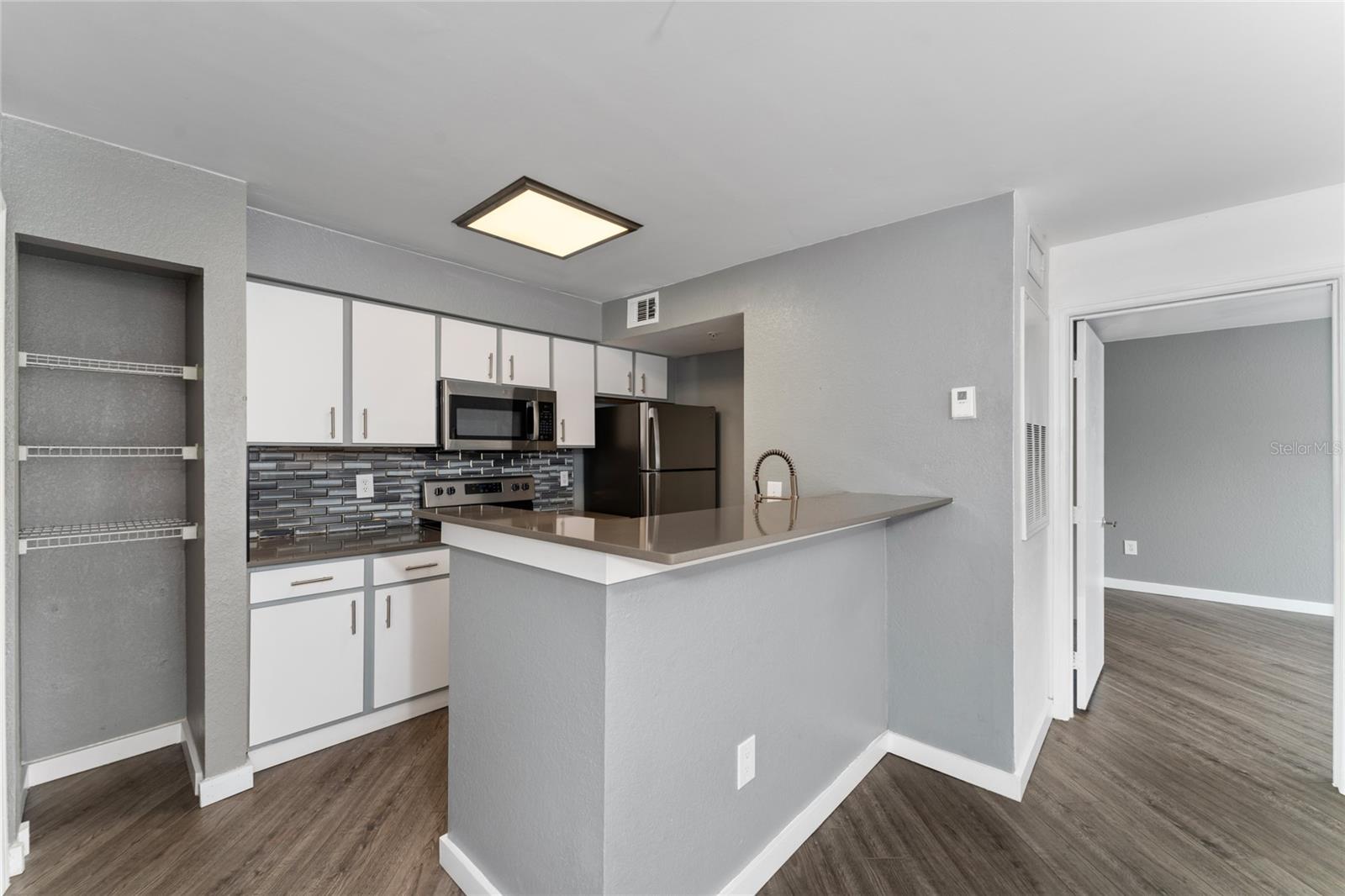 Image 7 of 41 For 2203 Key West Court 422