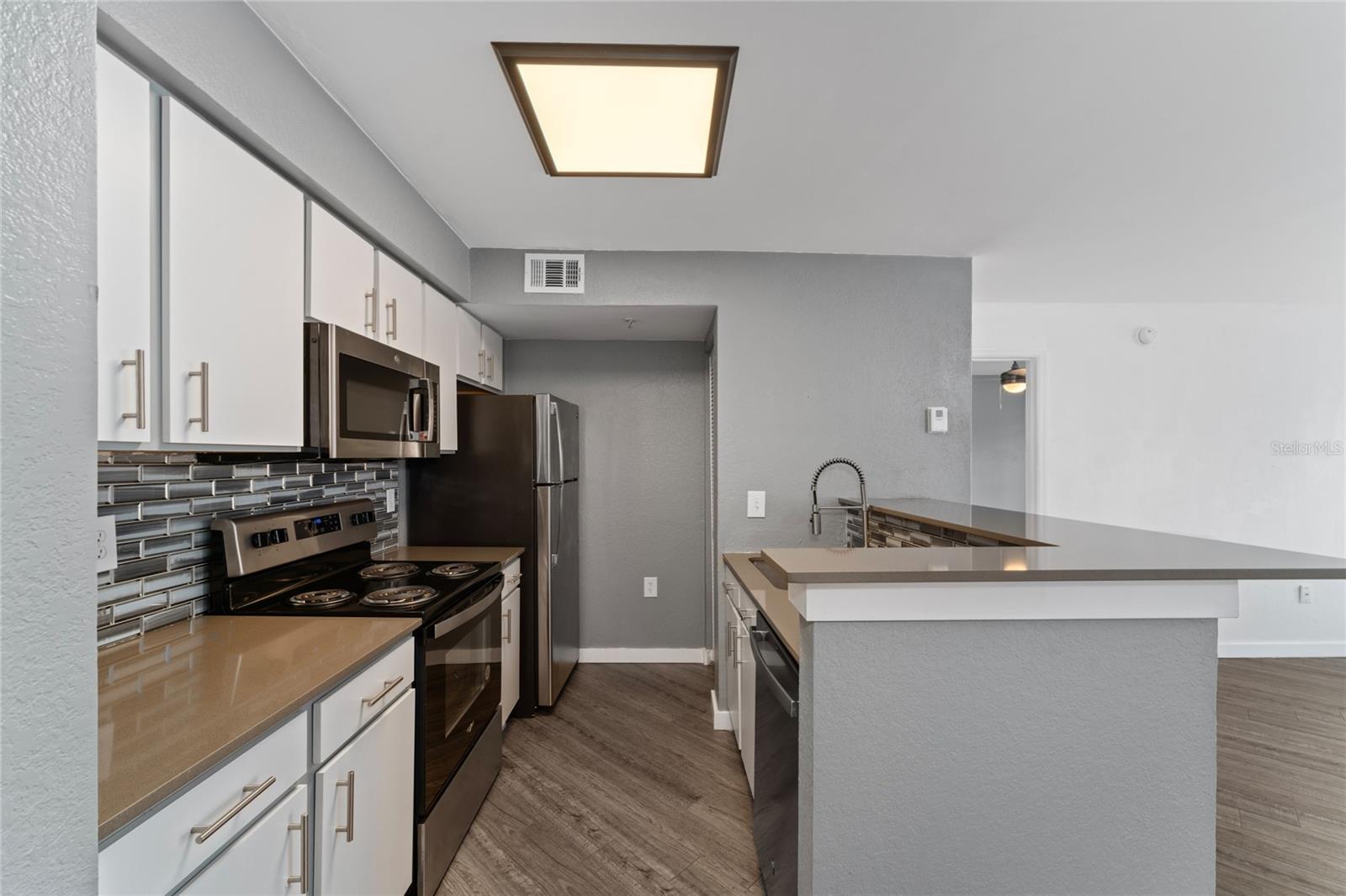 Image 8 of 41 For 2203 Key West Court 422