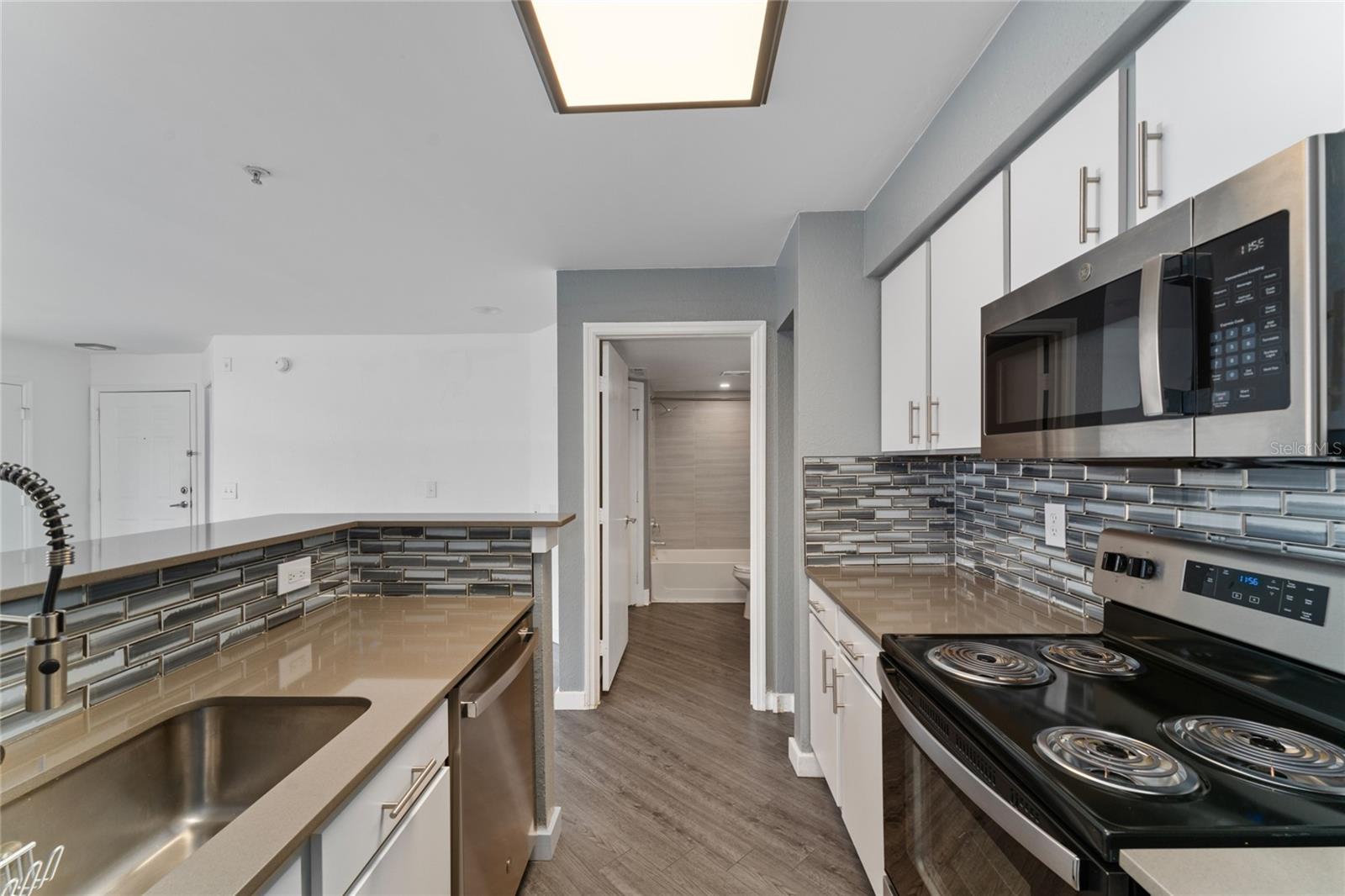 Image 9 of 41 For 2203 Key West Court 422