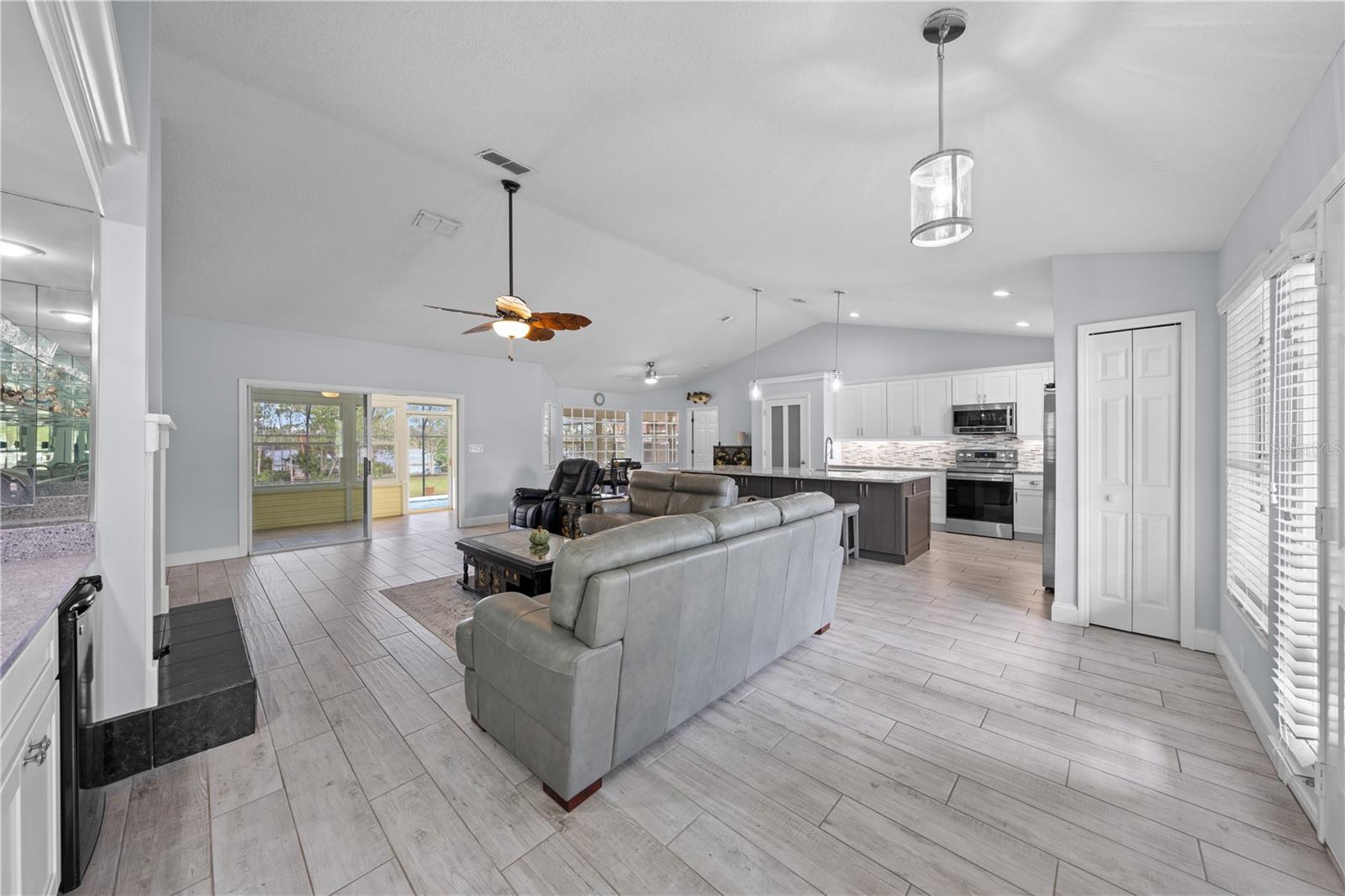 Image 13 of 69 For 6935 Big Bend Dr