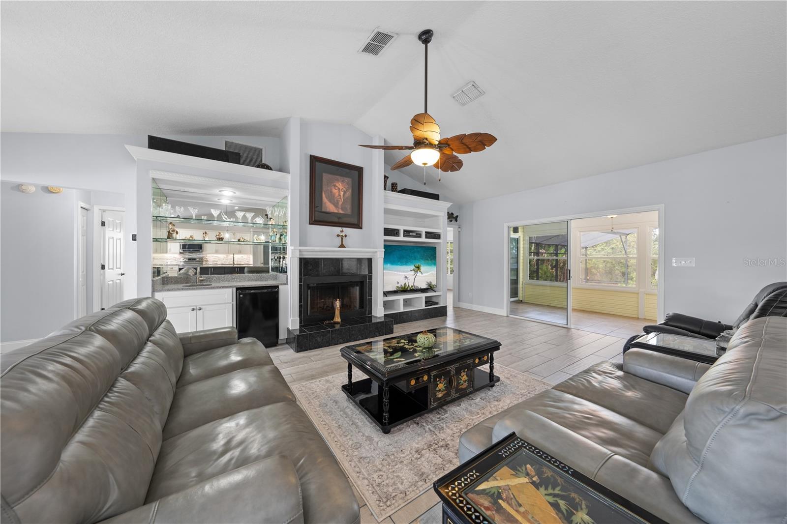 Image 14 of 69 For 6935 Big Bend Dr