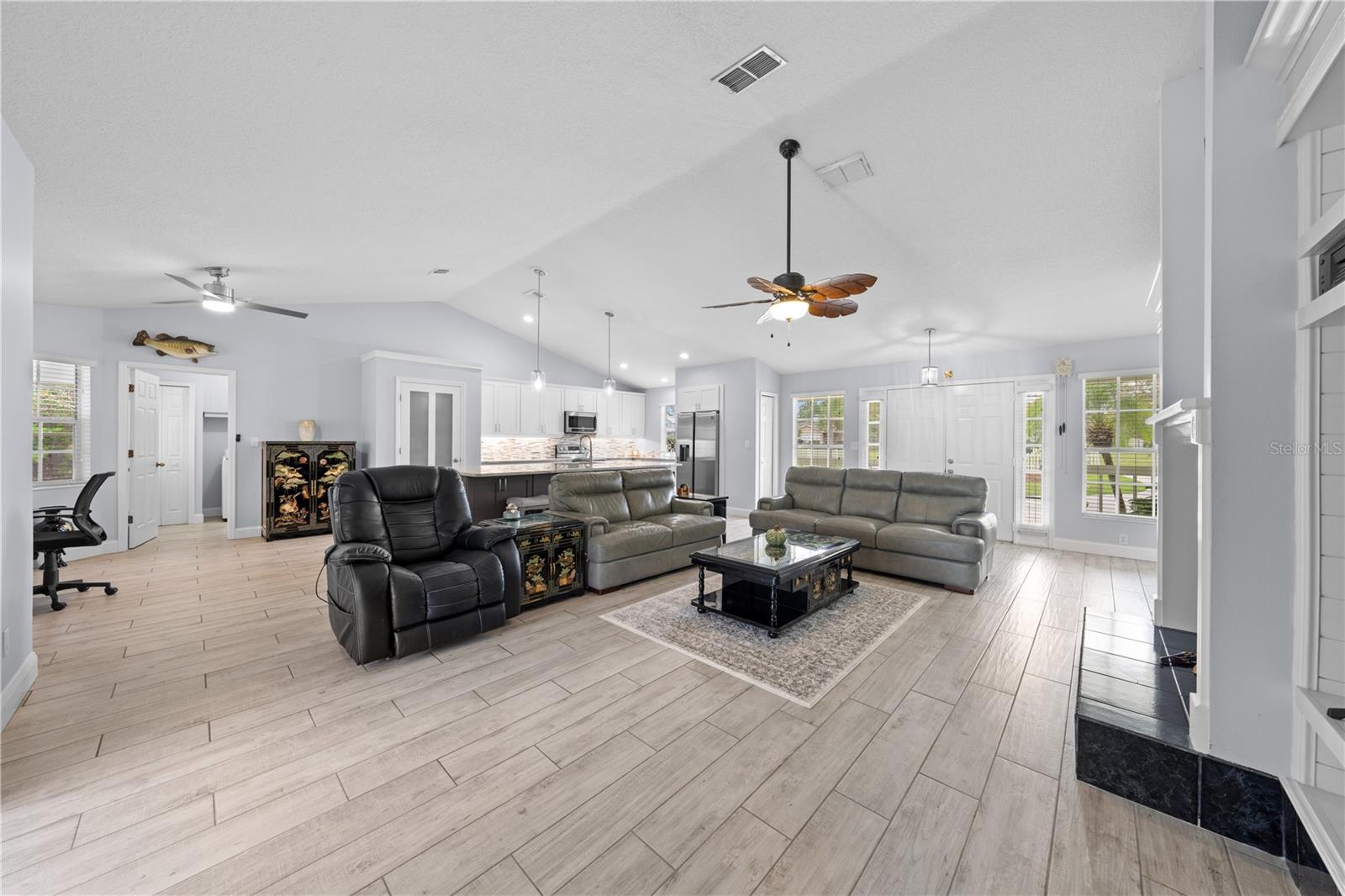 Image 17 of 69 For 6935 Big Bend Dr