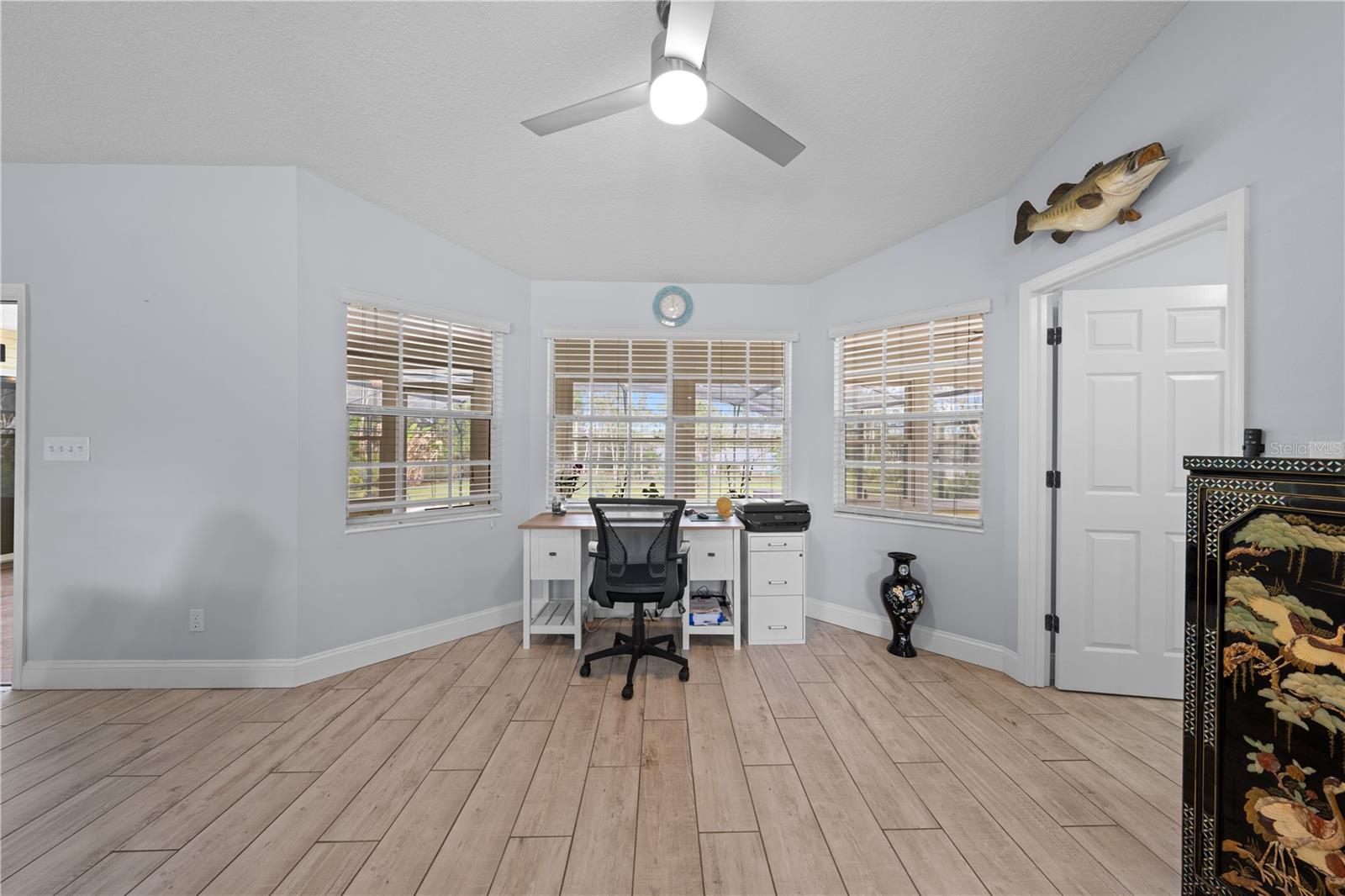 Image 19 of 69 For 6935 Big Bend Dr