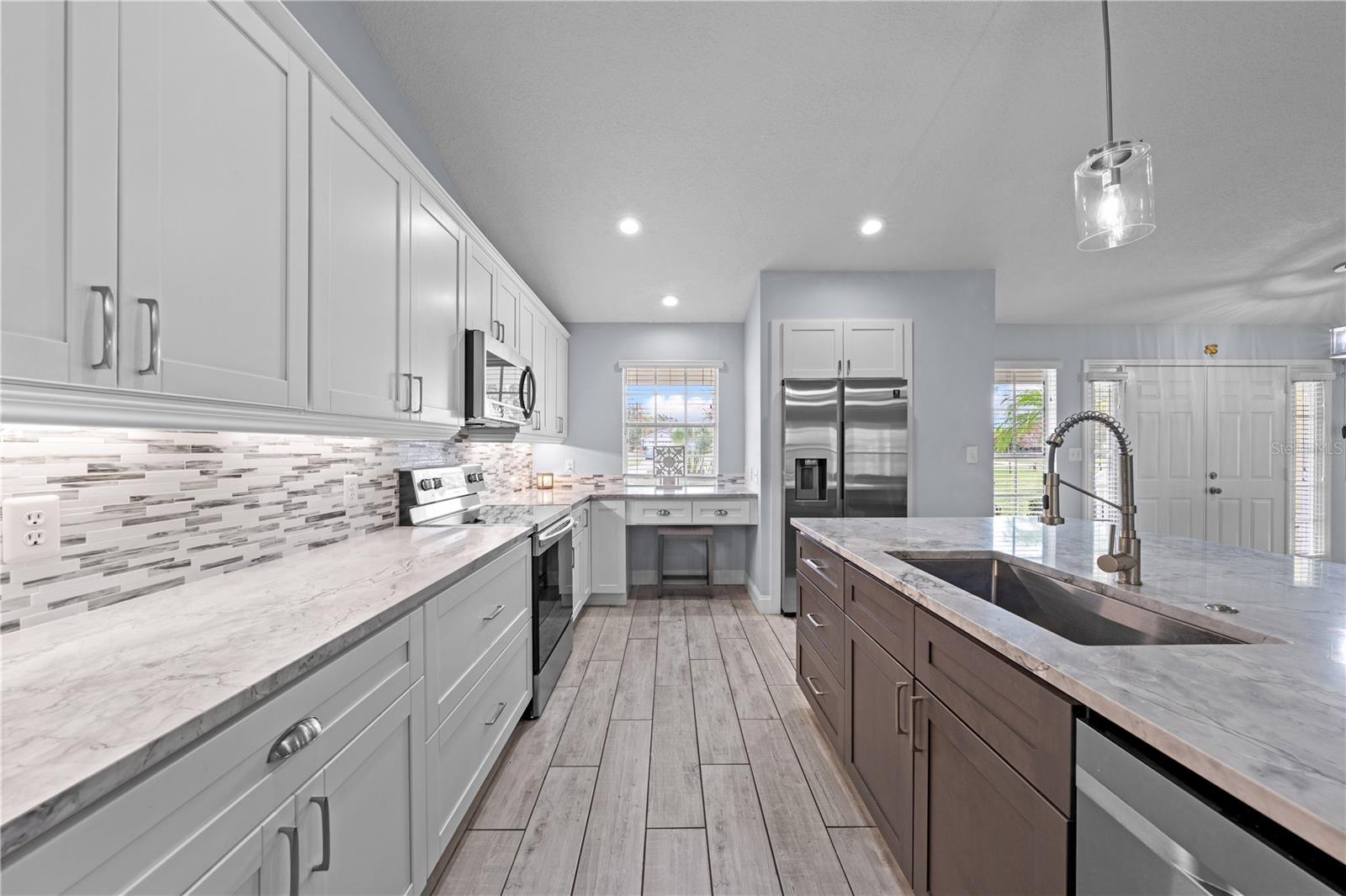 Image 21 of 69 For 6935 Big Bend Dr