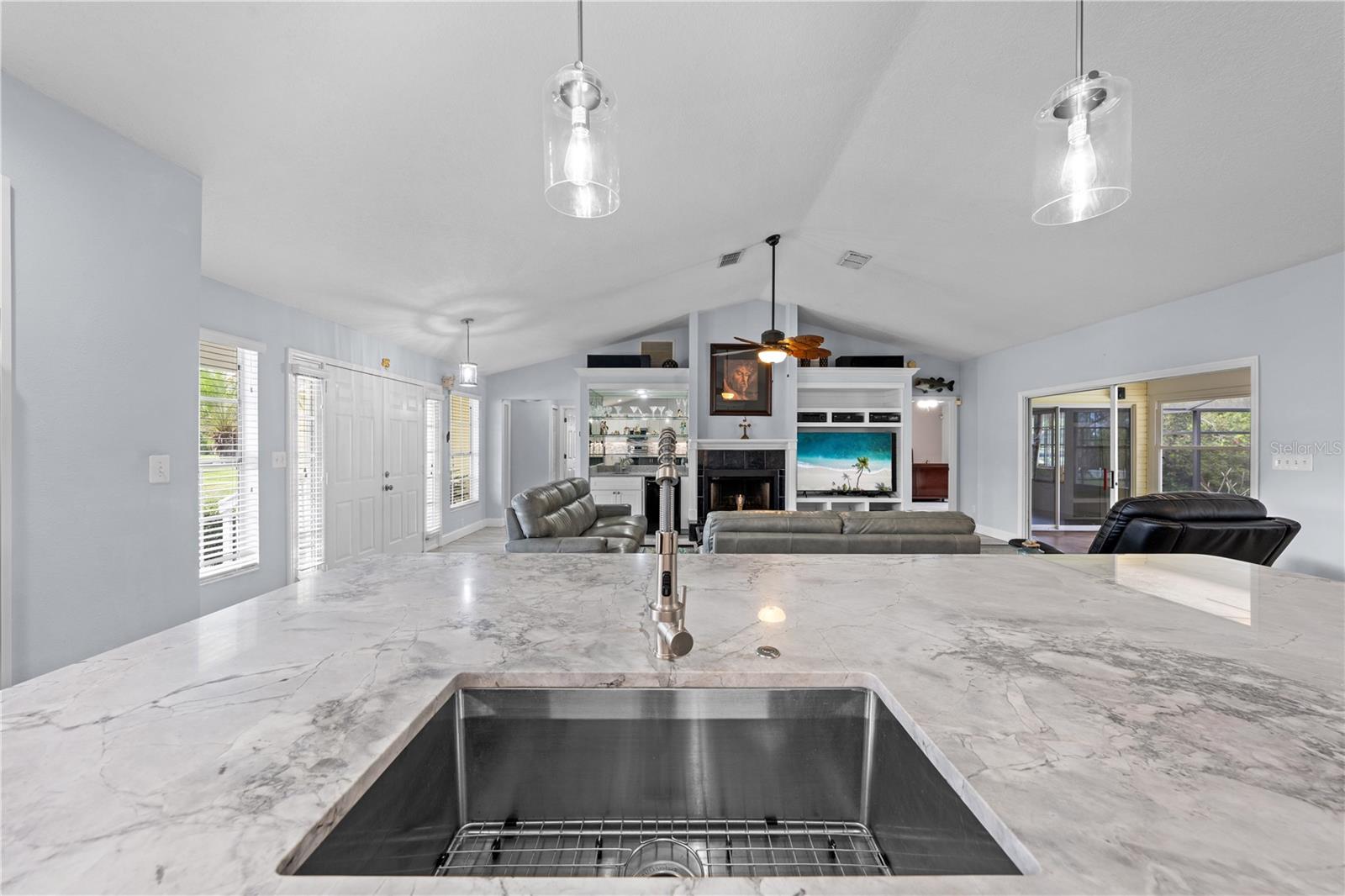 Image 23 of 69 For 6935 Big Bend Dr