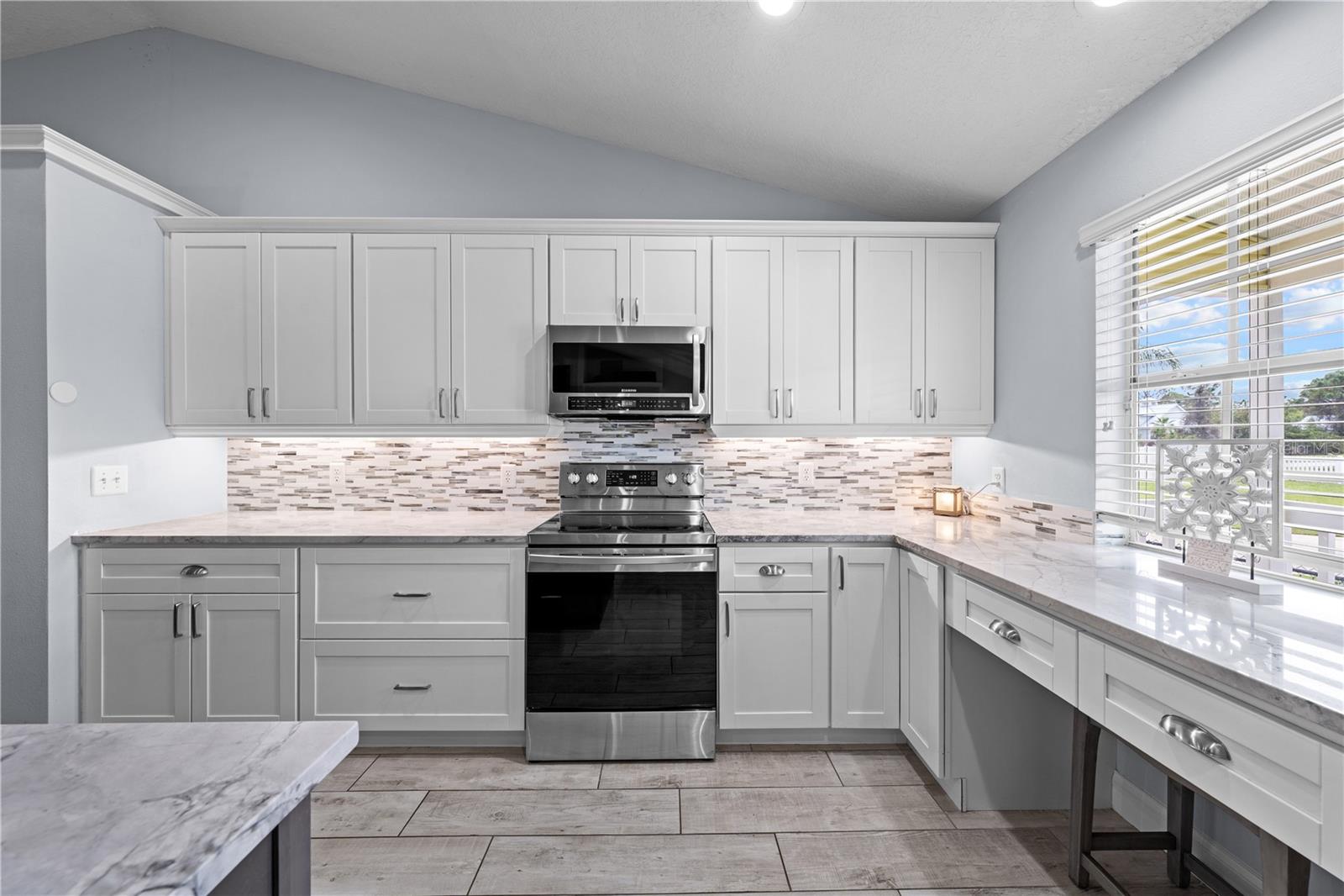 Image 27 of 69 For 6935 Big Bend Dr