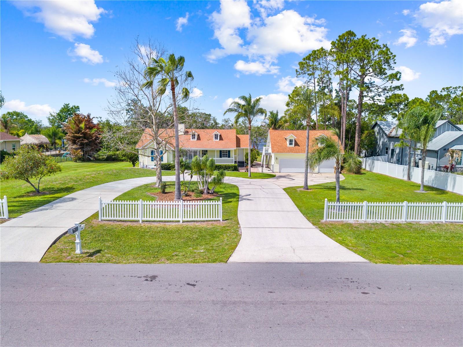 Image 4 of 69 For 6935 Big Bend Dr