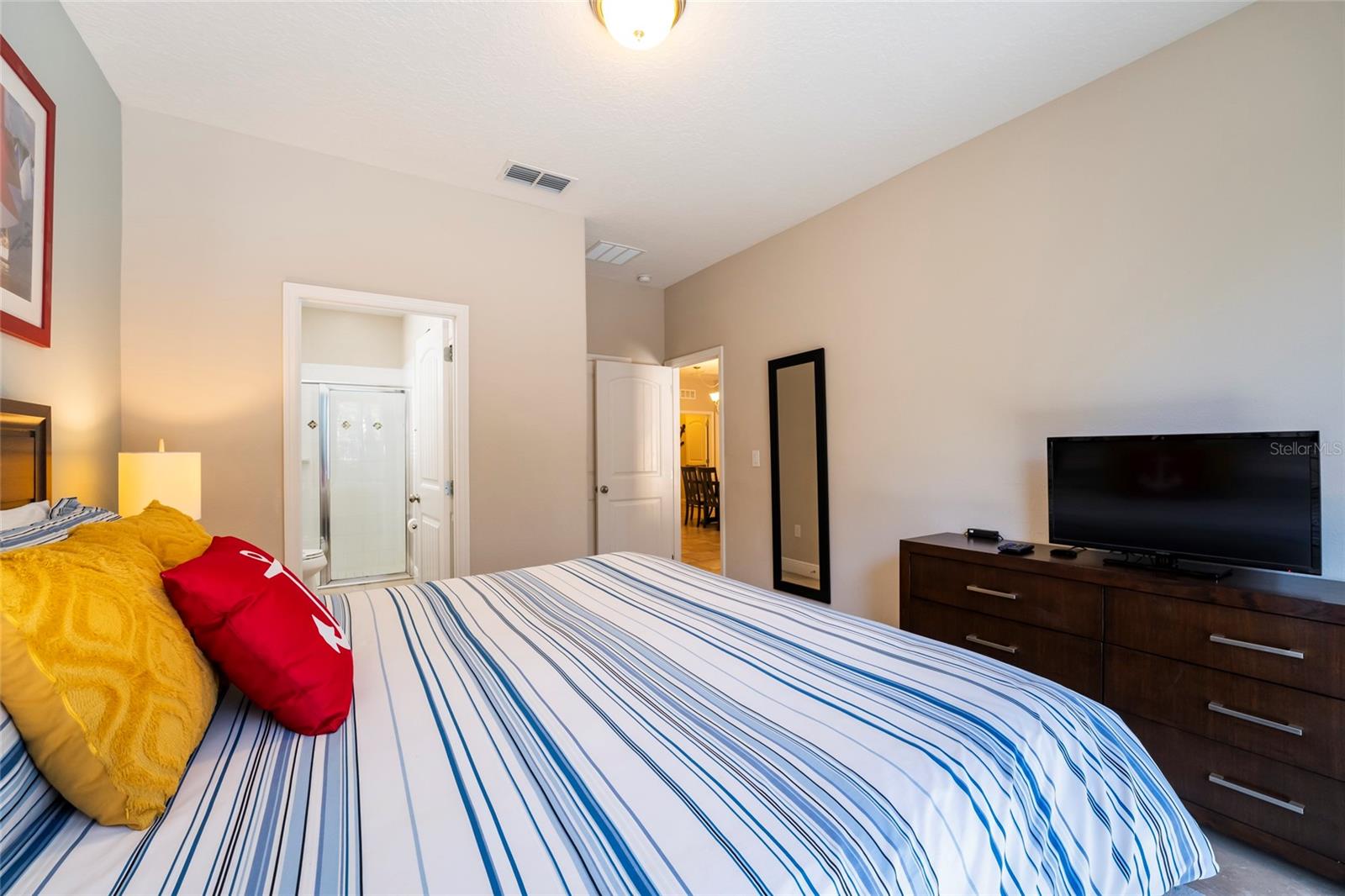 Image 18 of 30 For 5145 Oakbourne Avenue