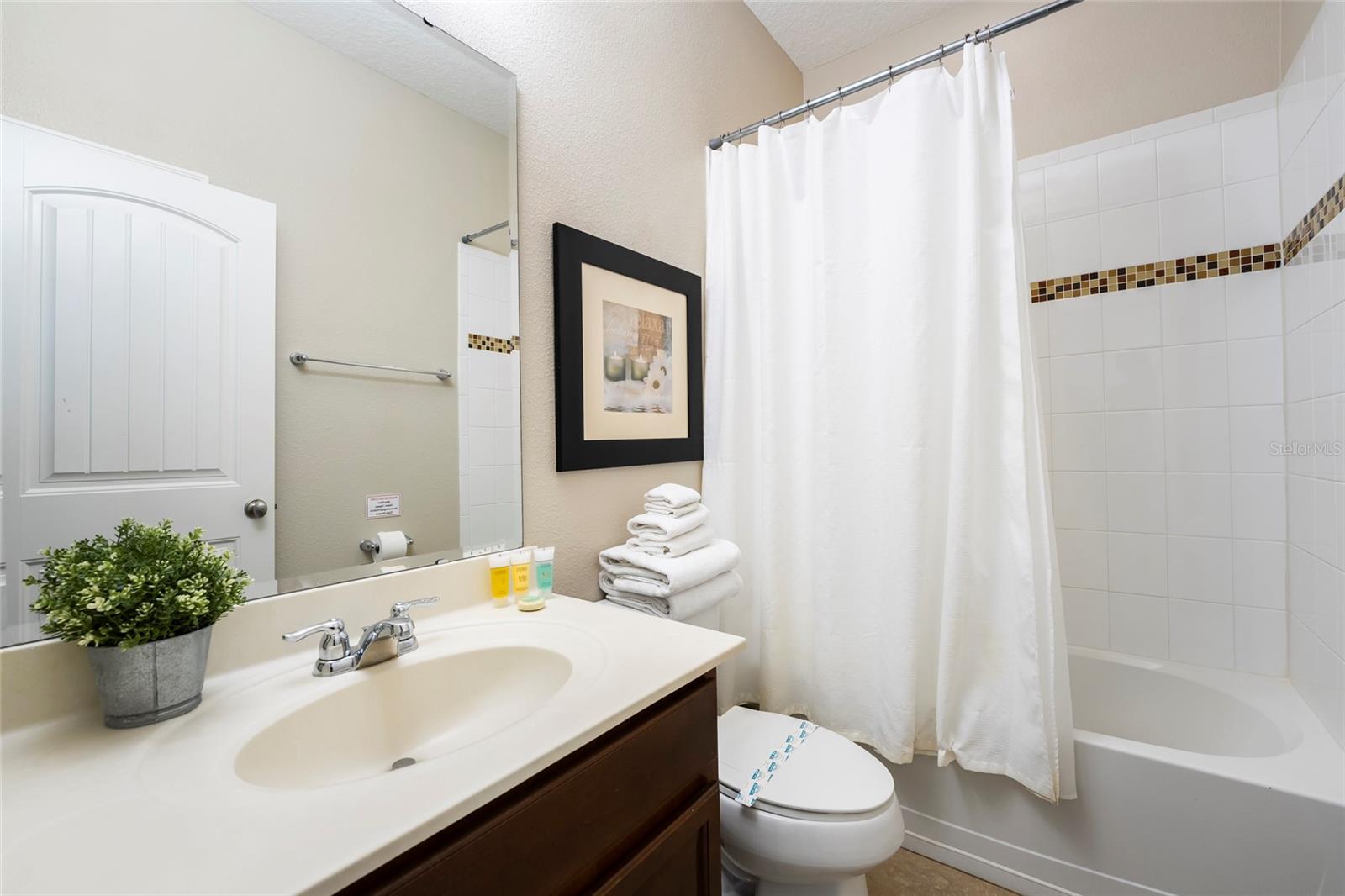 Image 21 of 30 For 5145 Oakbourne Avenue