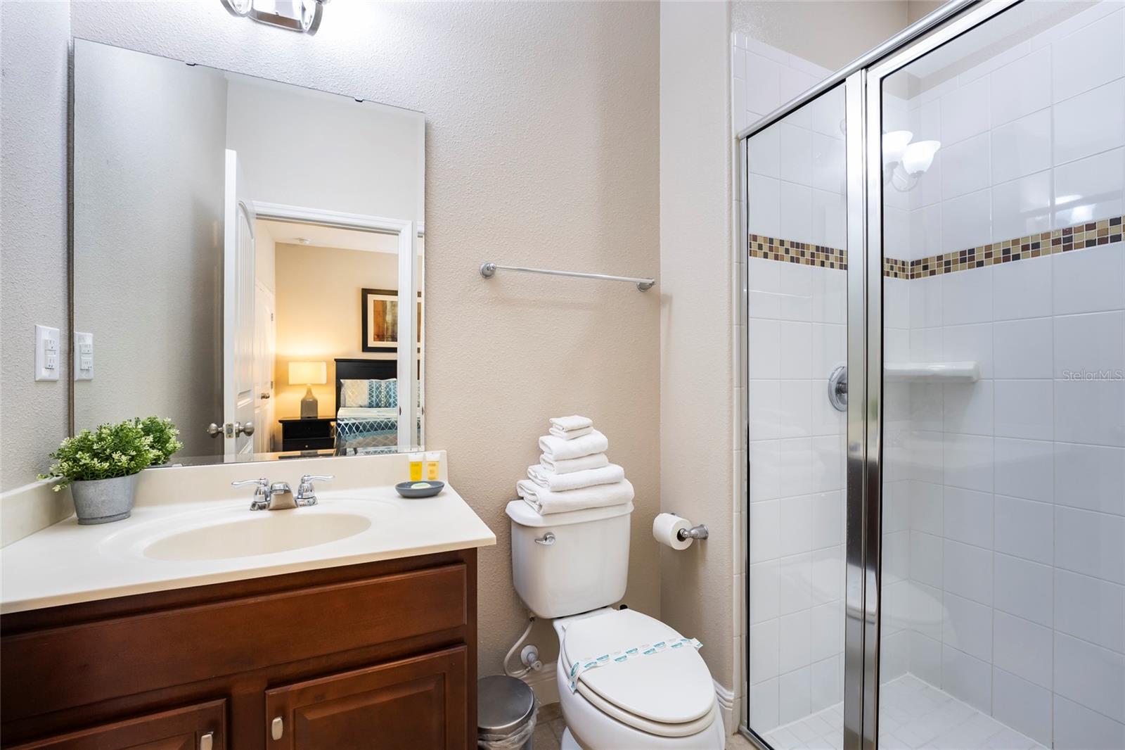 Image 23 of 30 For 5145 Oakbourne Avenue