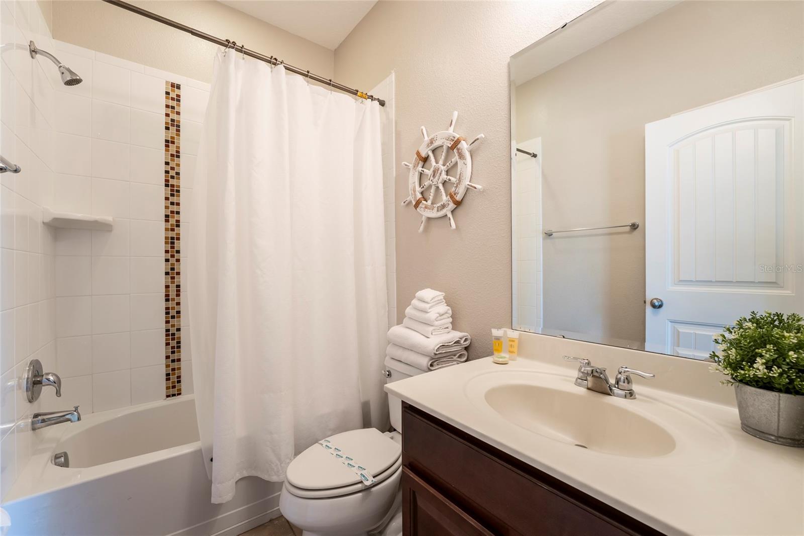 Image 25 of 30 For 5145 Oakbourne Avenue