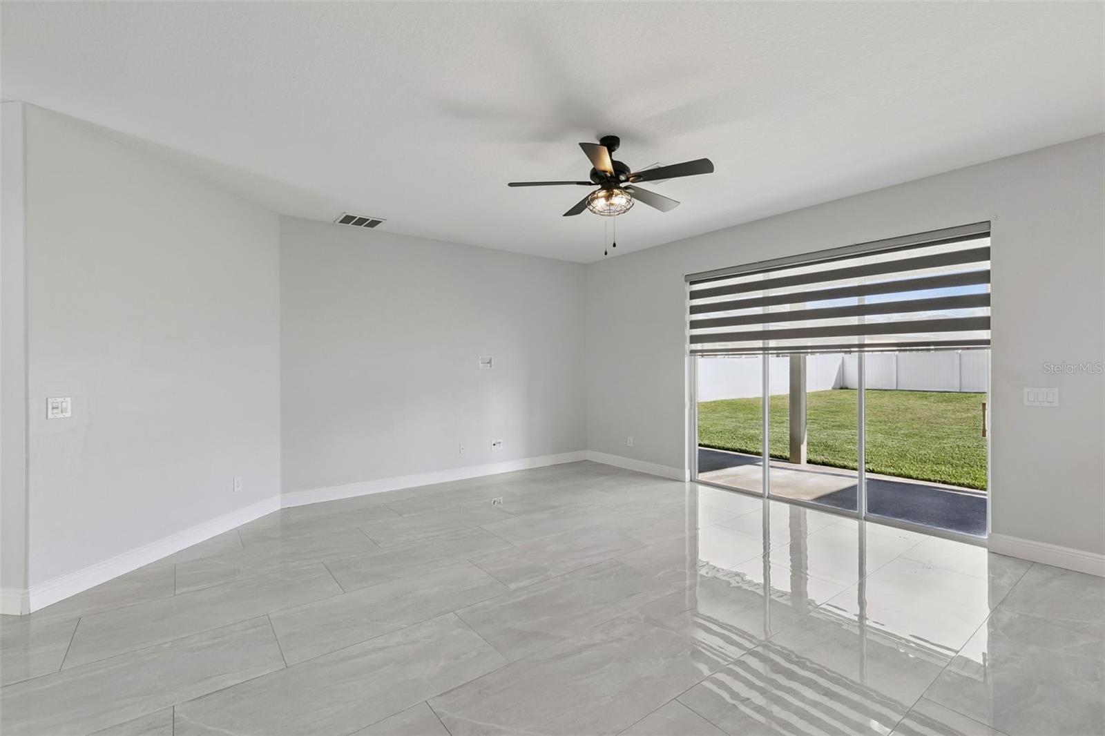 Image 13 of 53 For 272 Porchester Drive