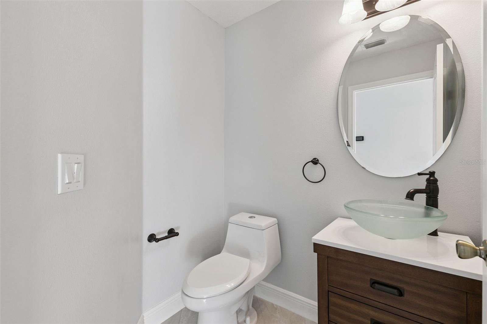 Image 32 of 53 For 272 Porchester Drive