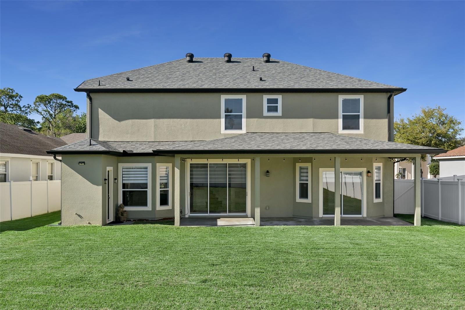 Image 33 of 53 For 272 Porchester Drive