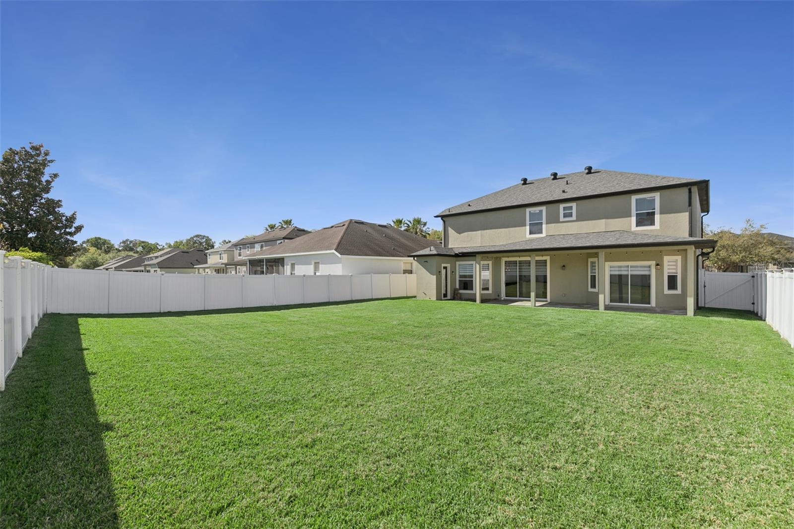 Image 35 of 53 For 272 Porchester Drive