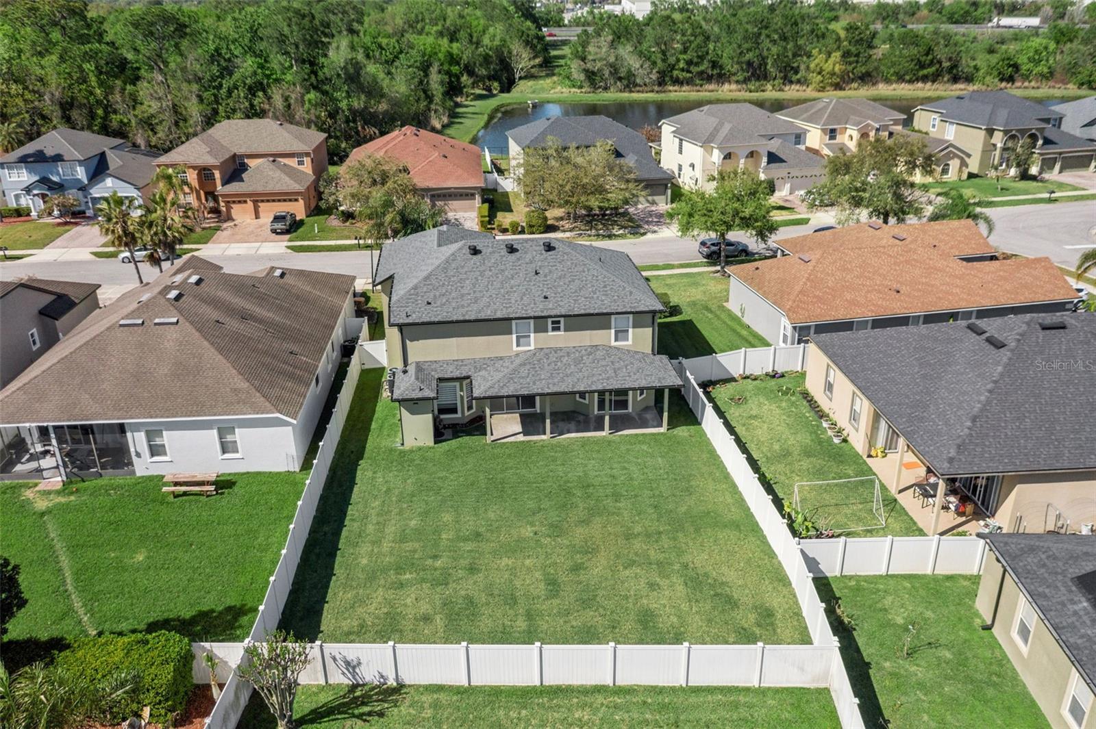 Image 36 of 53 For 272 Porchester Drive