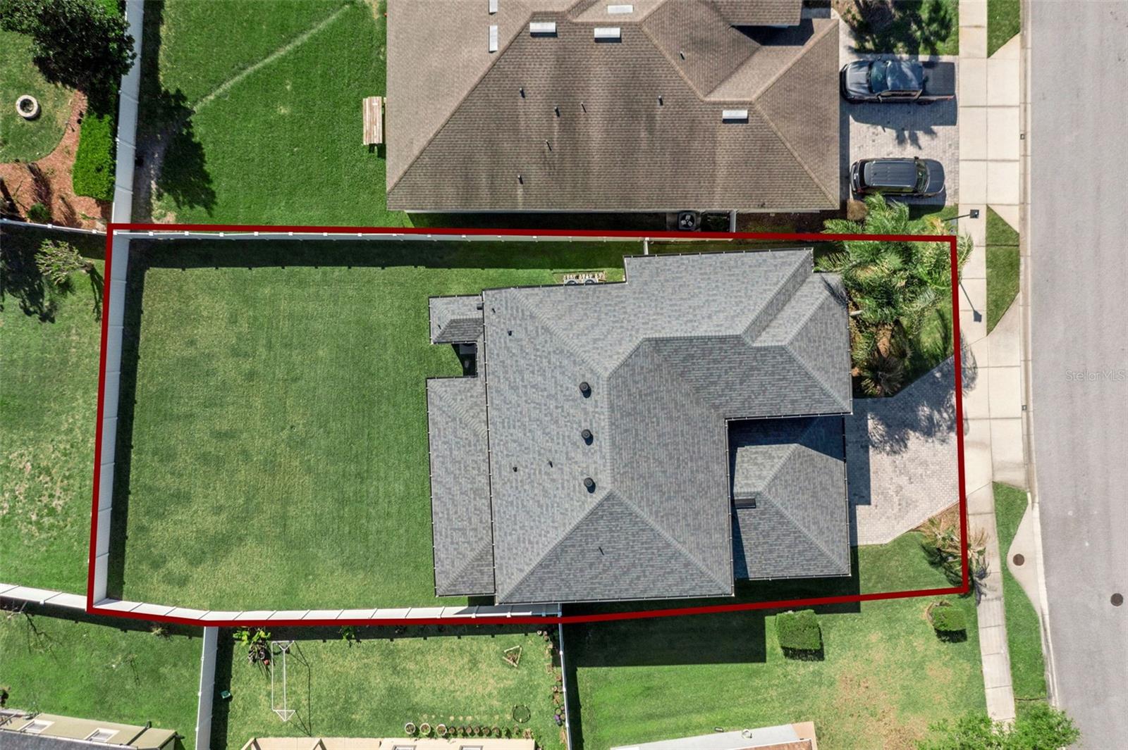 Image 39 of 53 For 272 Porchester Drive