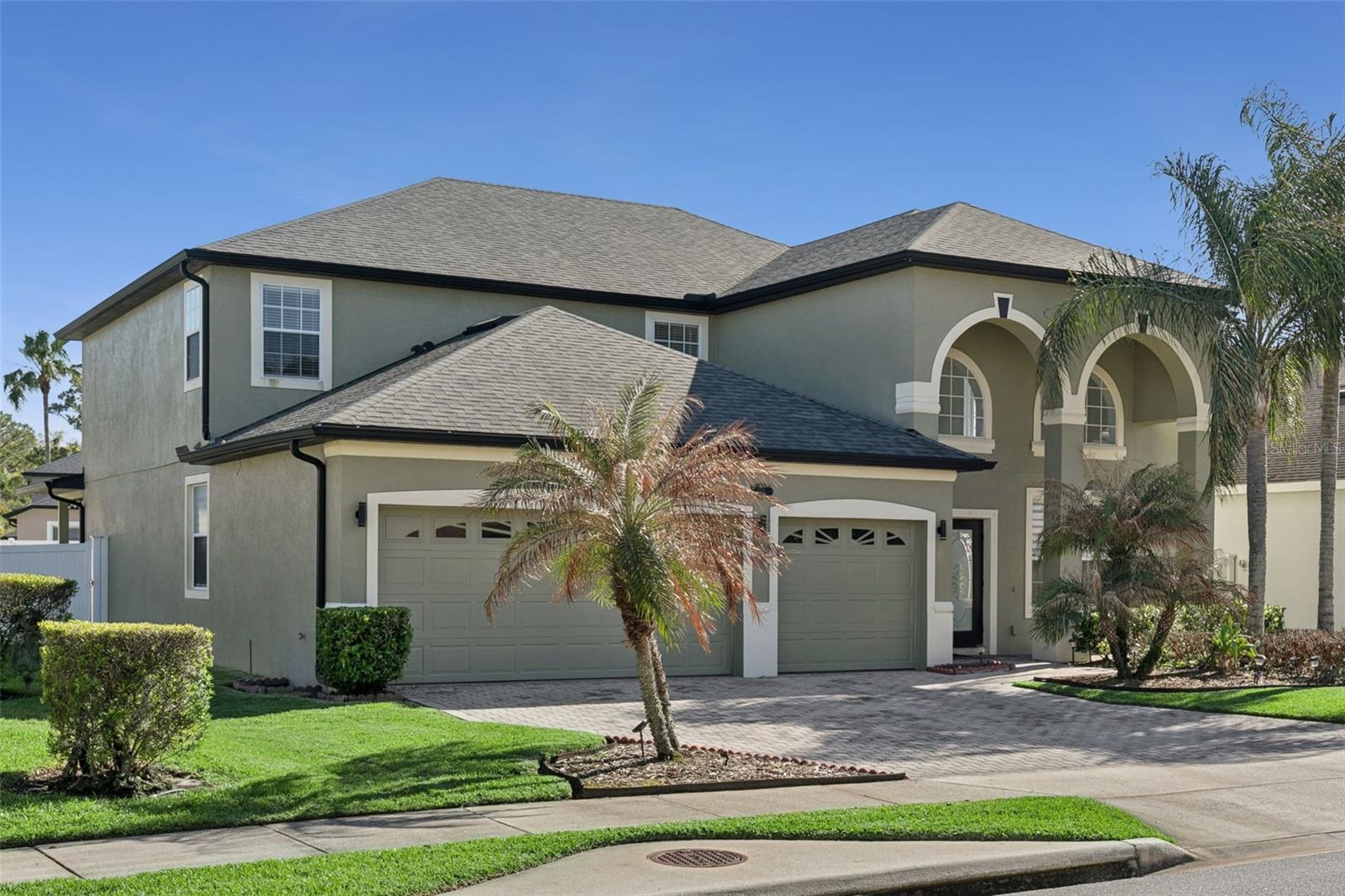 Image 4 of 53 For 272 Porchester Drive