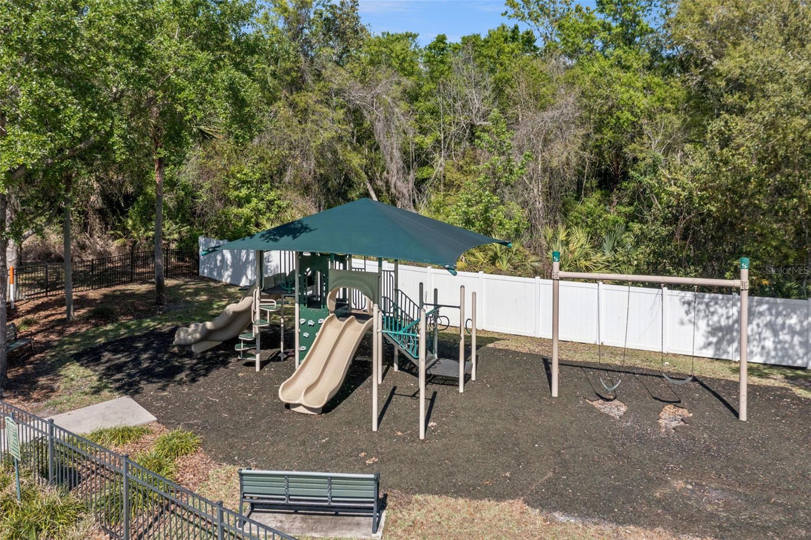 Image 42 of 53 For 272 Porchester Drive