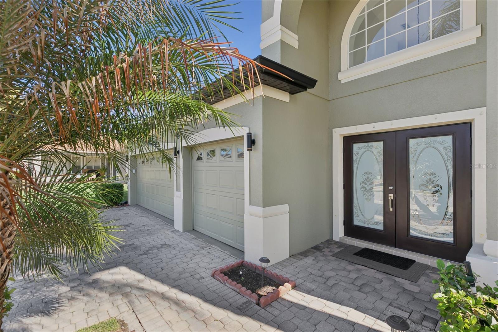 Image 5 of 53 For 272 Porchester Drive