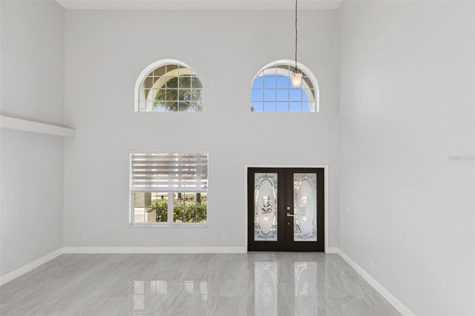 Image 7 of 53 For 272 Porchester Drive