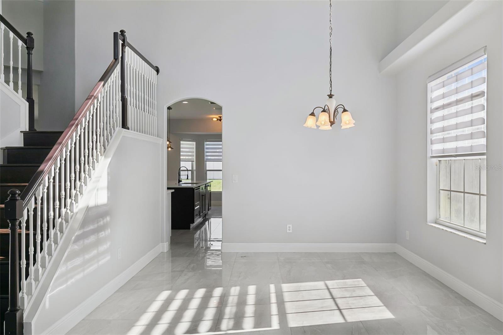 Image 8 of 53 For 272 Porchester Drive