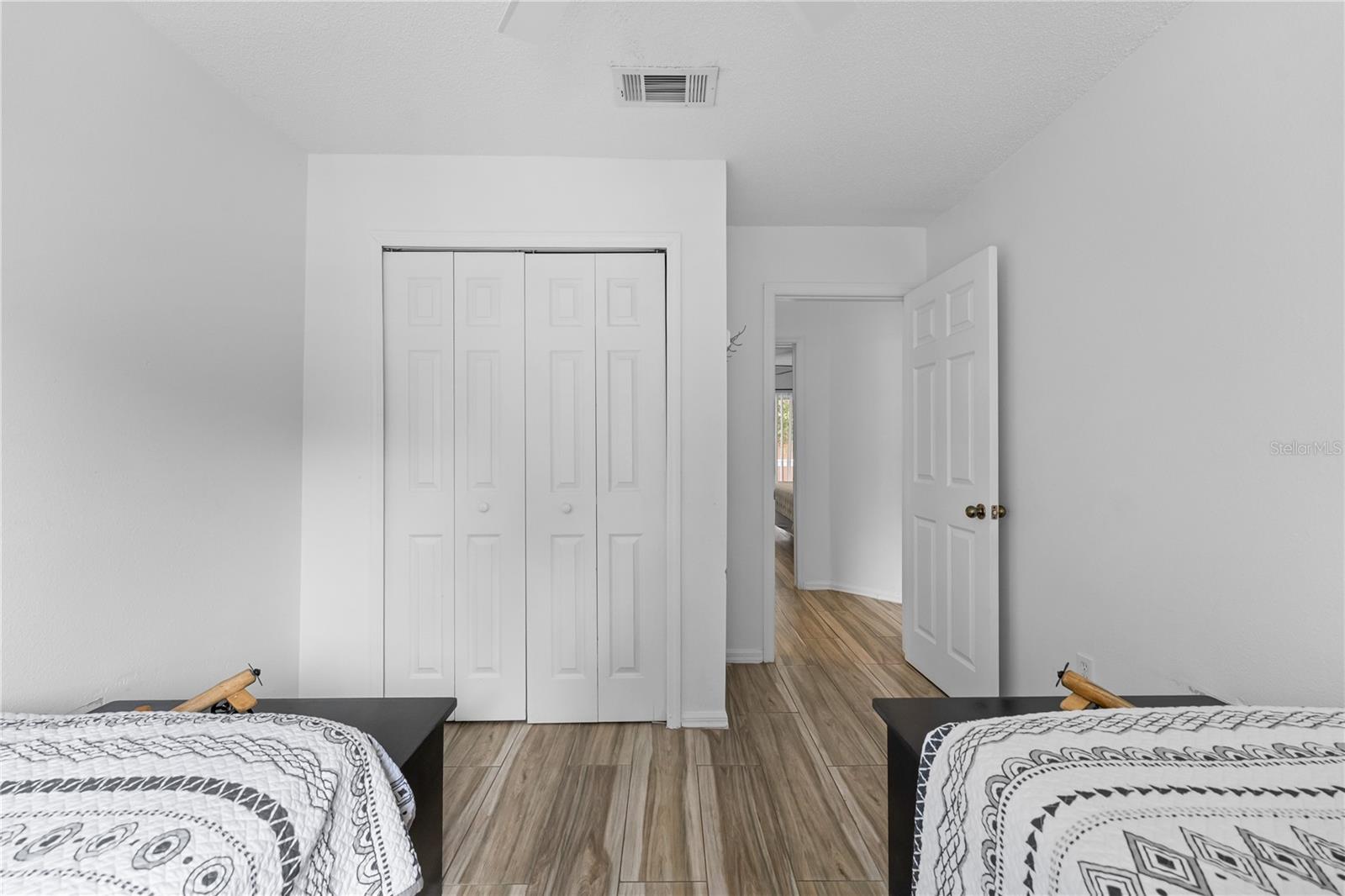 Image 33 of 54 For 1118 Park Ridge Circle