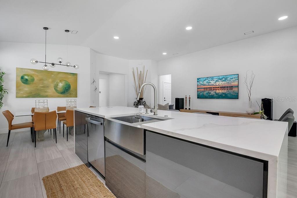 Image 13 of 43 For 7924 Brofield Avenue