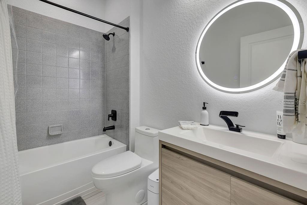 Image 25 of 43 For 7924 Brofield Avenue